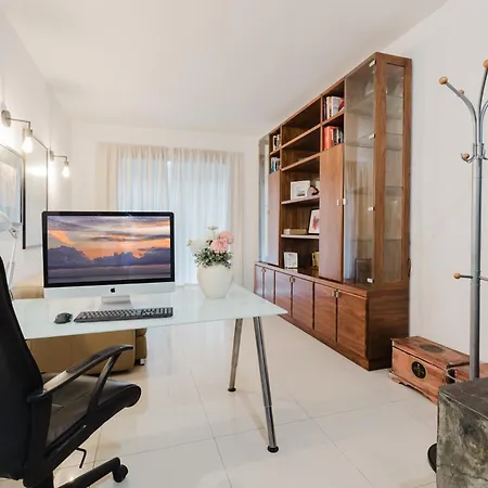 Family Duplex W Shared Pool By Homely Apartament