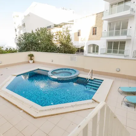 Family Duplex W Shared Pool By Homely Apartment