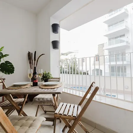 Family Duplex W Shared Pool By Homely Apartament *