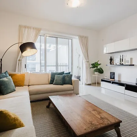 Family Duplex W Shared Pool By Homely Apartament *