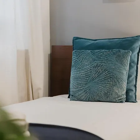 Family Duplex W Shared Pool By Homely Apartment