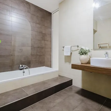 Family Duplex W Shared Pool By Homely Apartament *