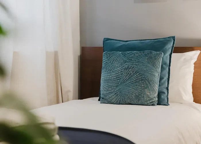 Family Duplex W Shared Pool By Homely Lejlighed