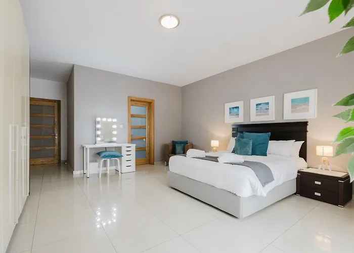 شقة Family Duplex W Shared Pool By Homely