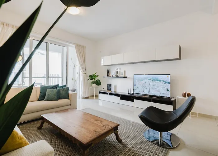 Lejlighed Family Duplex W Shared Pool By Homely *